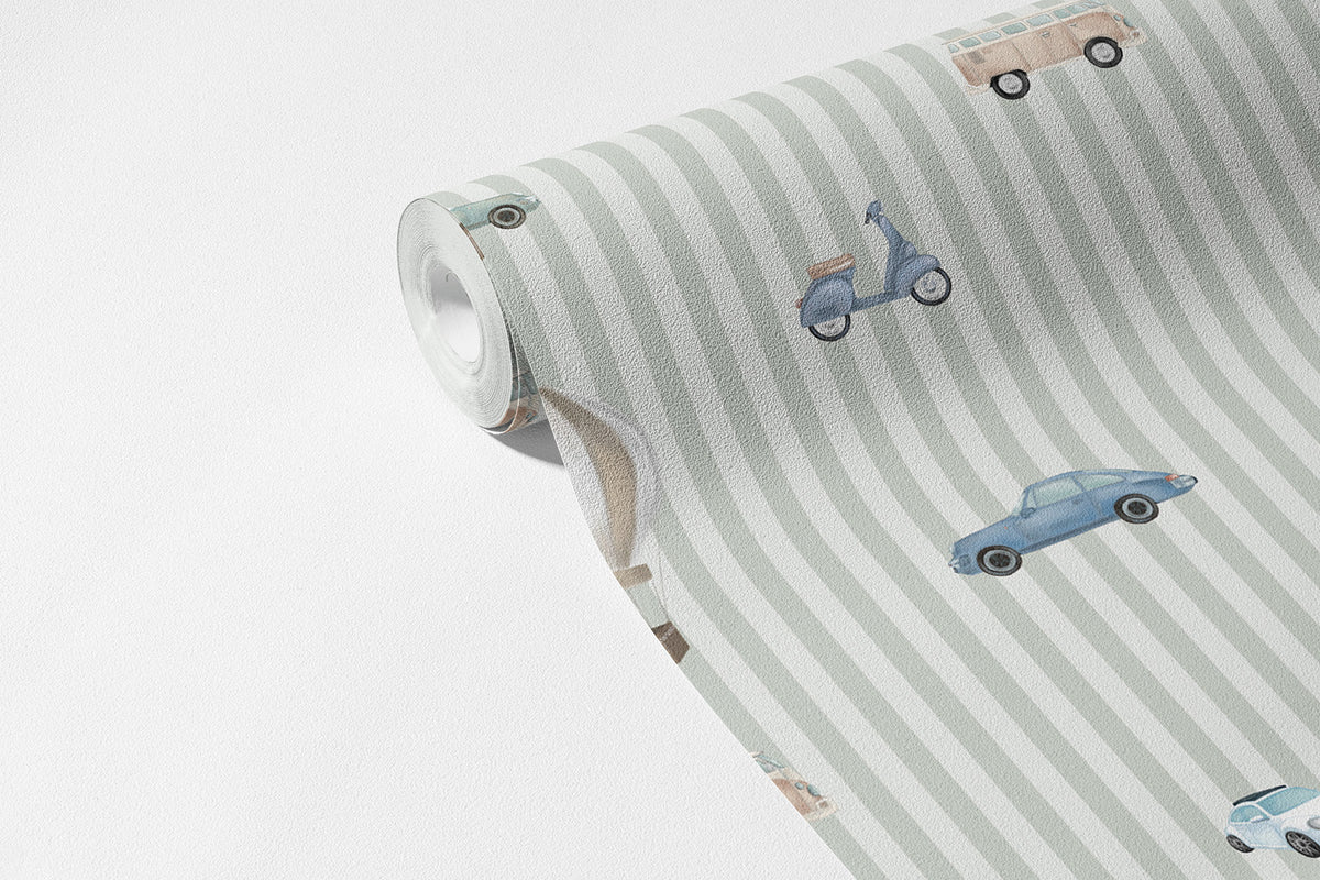 Araçlar ve Balonlar Çizgili Açık Yeşil Duvar Kağıdı; açılmış non-woven ruloda yeşil çizgiler, scooter ve arabalar | Craft Paper Co