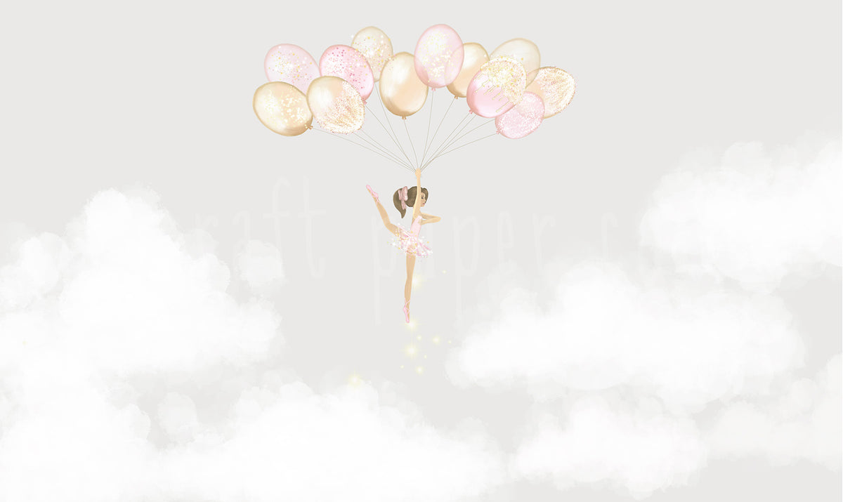 Balerin ve Balonlar Duvar Kağıdı; gri gökte simli pembe-altın balon demetine tutunan balerin ve bulutlar | Craft Paper Co