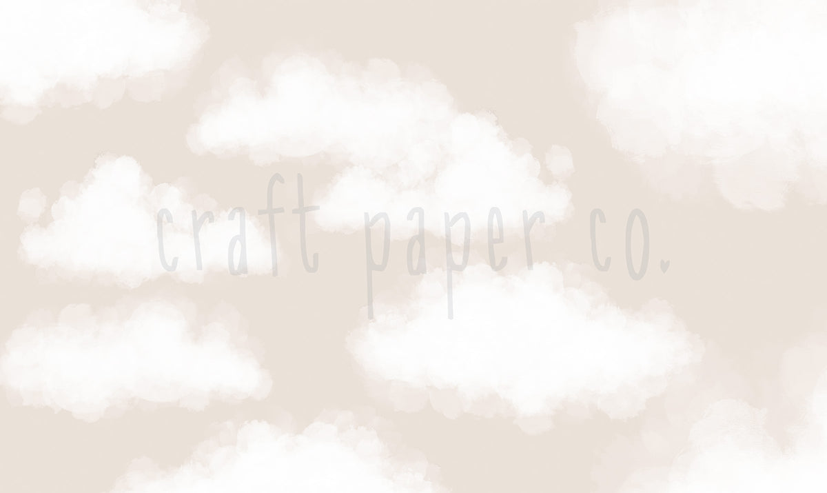 Bulutlar Bej Duvar Kağıdı; el çizimi tasarımın filigranlı düz görünümü | Craft Paper Co