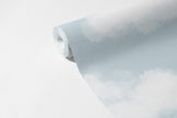 Bulutlar Havuz Duvar Kağıdı; 94 cm non-woven kağıt rulosunda desen ve doku görünümü | Craft Paper Co