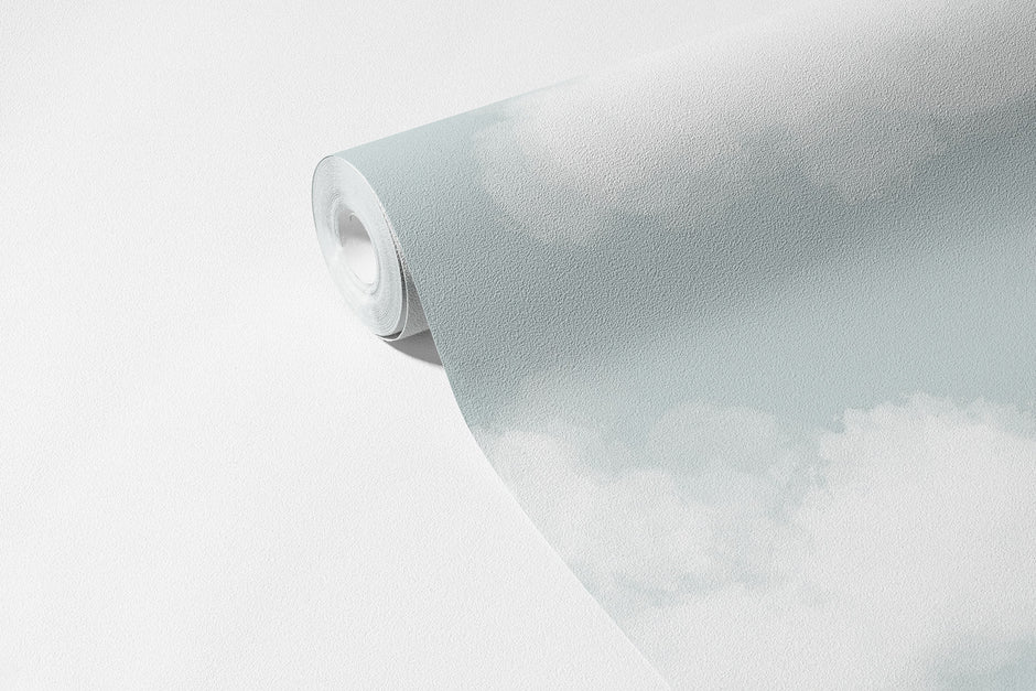Bulutlar Light Mint Duvar Kağıdı; 94 cm non-woven kağıt rulosunda desen ve doku görünümü | Craft Paper Co