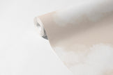 Bulutlar Pudra Duvar Kağıdı; 94 cm non-woven kağıt rulosunda desen ve doku görünümü | Craft Paper Co