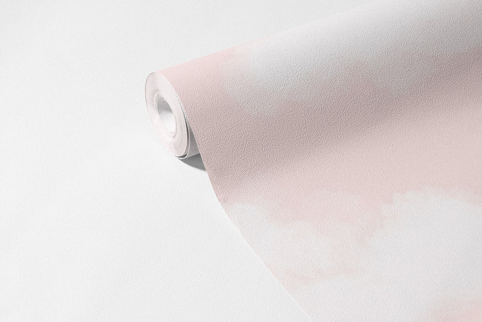 Bulutlar Vanilla Pink Duvar Kağıdı; 94 cm non-woven kağıt rulosunda desen ve doku görünümü | Craft Paper Co