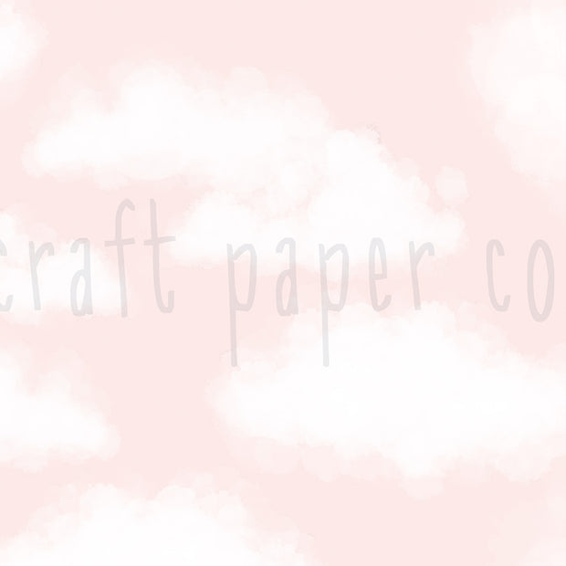 Bulutlar Vanilla Pink Duvar Kağıdı; el çizimi tasarımın filigranlı düz görünümü | Craft Paper Co