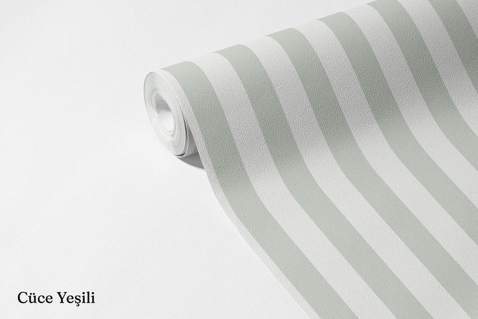 Çizgili Duvar Kağıdı Cüce Yeşili; açılmış non-woven ruloda soluk adaçayı yeşili dikey çizgiler | Craft Paper Co