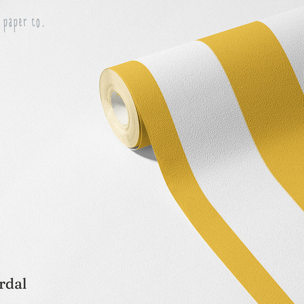 Çizgili Hardal Duvar Kağıdı; açılmış rulo üzerinde hardal sarısı geniş çizgiler | Craft Paper Co
