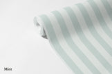 Çizgili Duvar Kağıdı Mint; açılmış non-woven ruloda çok açık mint yeşili dikey çizgiler | Craft Paper Co