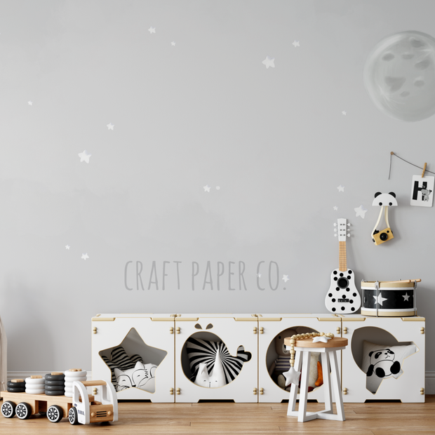 Dolunay Ve Beyaz Yıldızlar Çocuk Odası Duvar Kağıdı — El çizimi, ölçüye özel üretim | Craft Paper Co