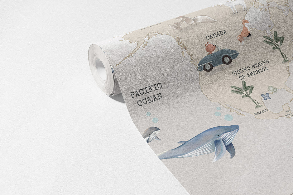 Klasik Dünya Haritası Duvar Kağıdı Grej; açılmış 94 cm non-woven ruloda harita ve hayvan figürleri | Craft Paper Co