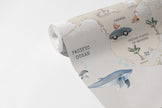 Klasik Dünya Haritası Duvar Kağıdı Grej; açılmış 94 cm non-woven ruloda harita ve hayvan figürleri | Craft Paper Co