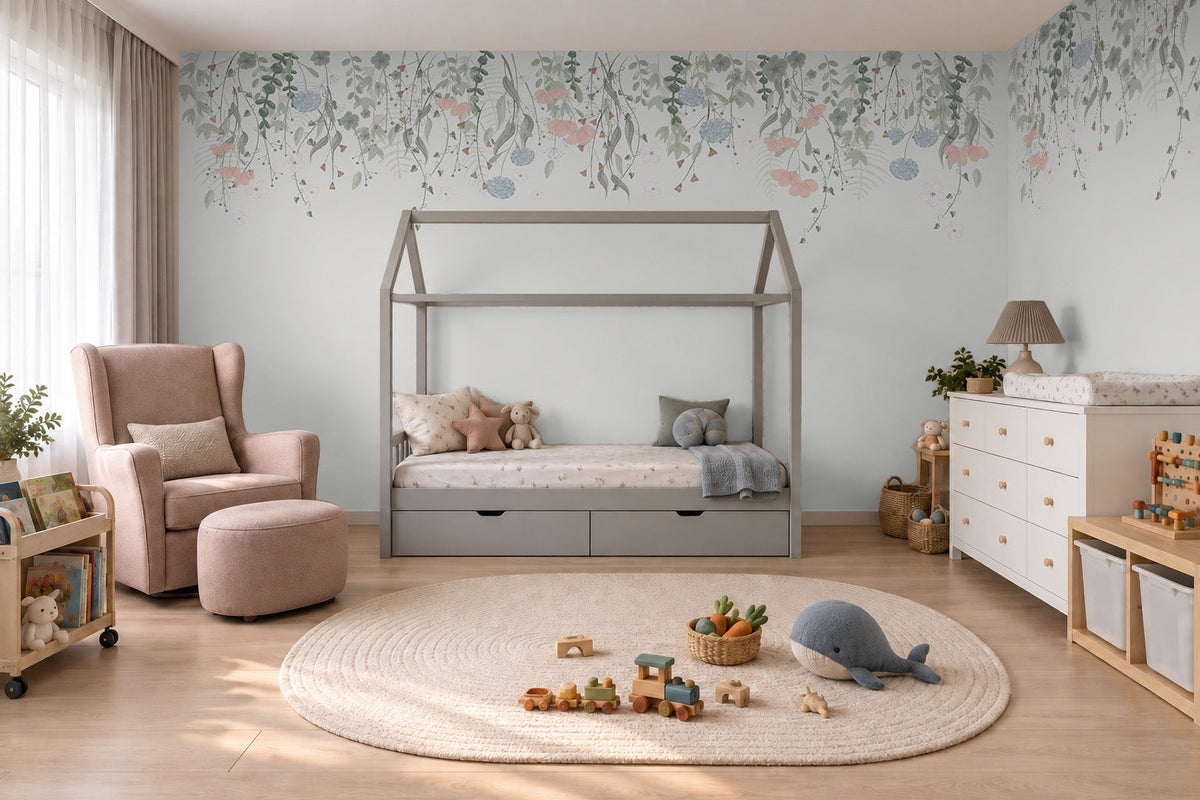 Mavi Pembe Çiçekler Duvar Kağıdı; gri montessori ev yataklı ve pudra pembe berjerli odada üstten sarkan çiçekler sağ duvara dönüyor | Craft Paper Co
