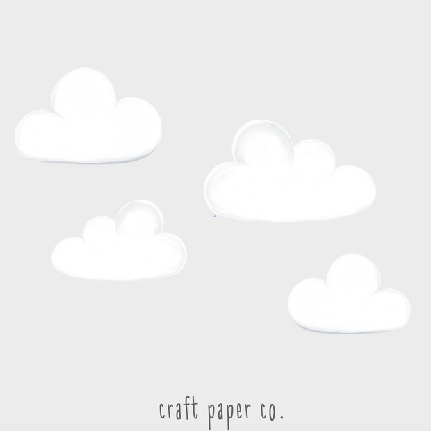 Pofidik Bulutlar Duvar Sticker tasarımı; açık gri fonda farklı boylarda dört beyaz pofidik bulut | Craft Paper Co