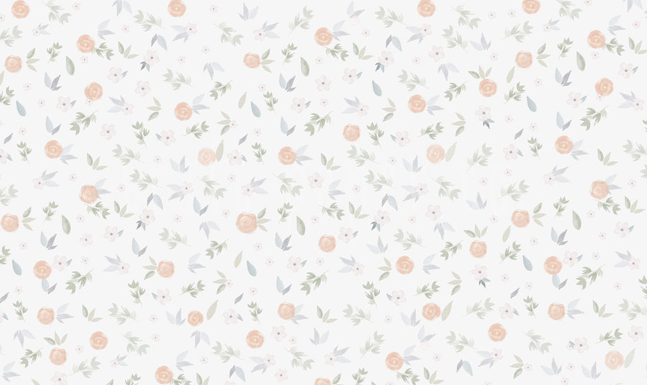 Suluboya Çiçekli Duvar Kağıdı; beyaz fonda bej güller, gri-yeşil yapraklar, minik beyaz çiçekler, düz desen | Craft Paper Co