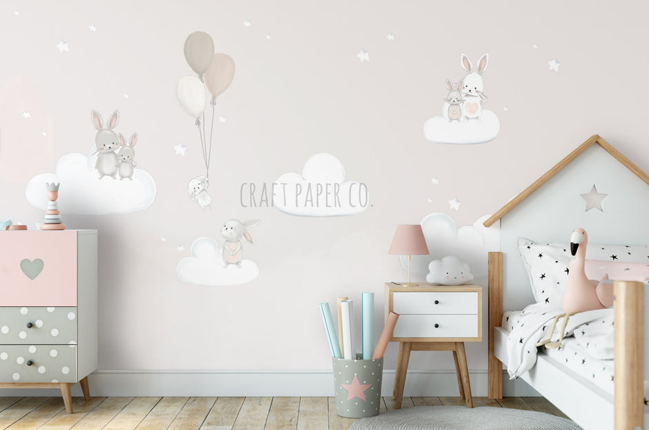 Tavşanlar Ve Pofidik Bulutlar Çocuk Odası Duvar Kağıdı — El çizimi, ölçüye özel üretim | Craft Paper Co