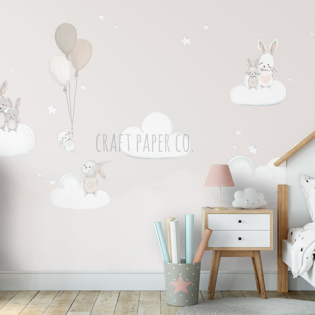 Tavşanlar Ve Pofidik Bulutlar Çocuk Odası Duvar Kağıdı — El çizimi, ölçüye özel üretim | Craft Paper Co